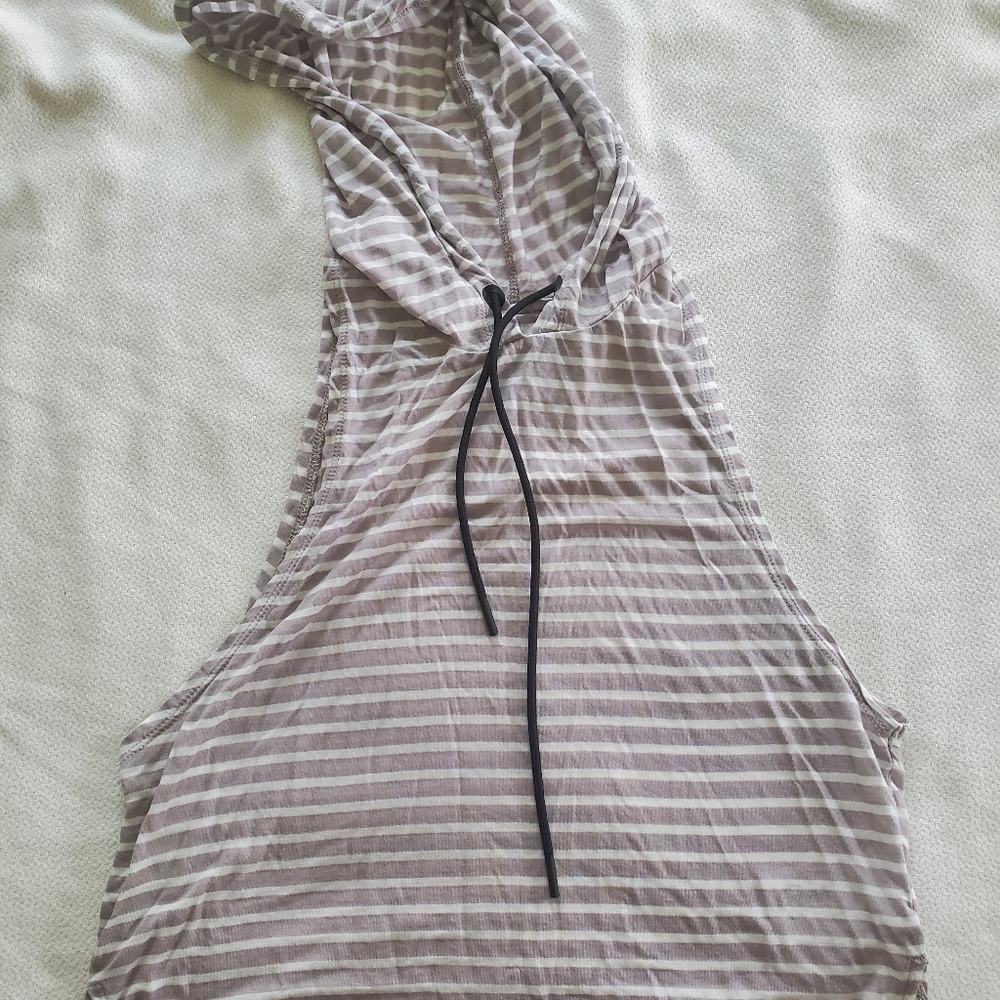 Zyia cropped hoodie sz. med